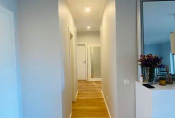 APARTAMENTO T2 REMODELADO - QUINTA BELOURA COM TERRAÇO E PISCINA