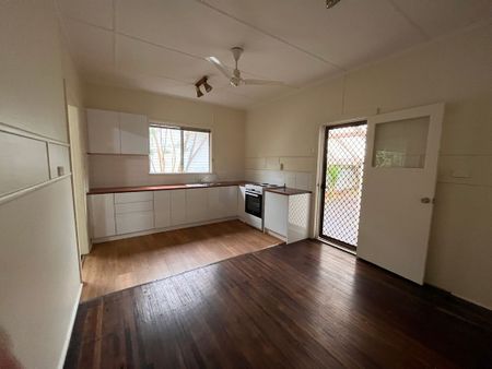 HIGHSET HOME IN THE HEART OF GRACEVILLE - Photo 4