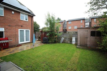 2 bedroom end of terrace house to rent - Photo 5