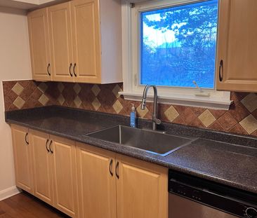 For Lease - 3407 Countryside Drive Unit# Main, Brampton, Ontario - Photo 4