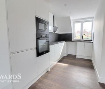 3 bedroom maisonette to rent - Photo 1