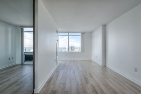 For Lease - 25 Telegram Mews Unit# 5308, Toronto, Ontario - Photo 4