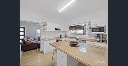 Neat & Stylish! - Photo 3