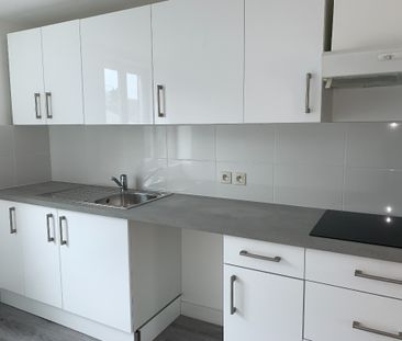 Location Appartement 3 pièces 83m² DEVILLE LES ROUEN 76250 - Photo 2