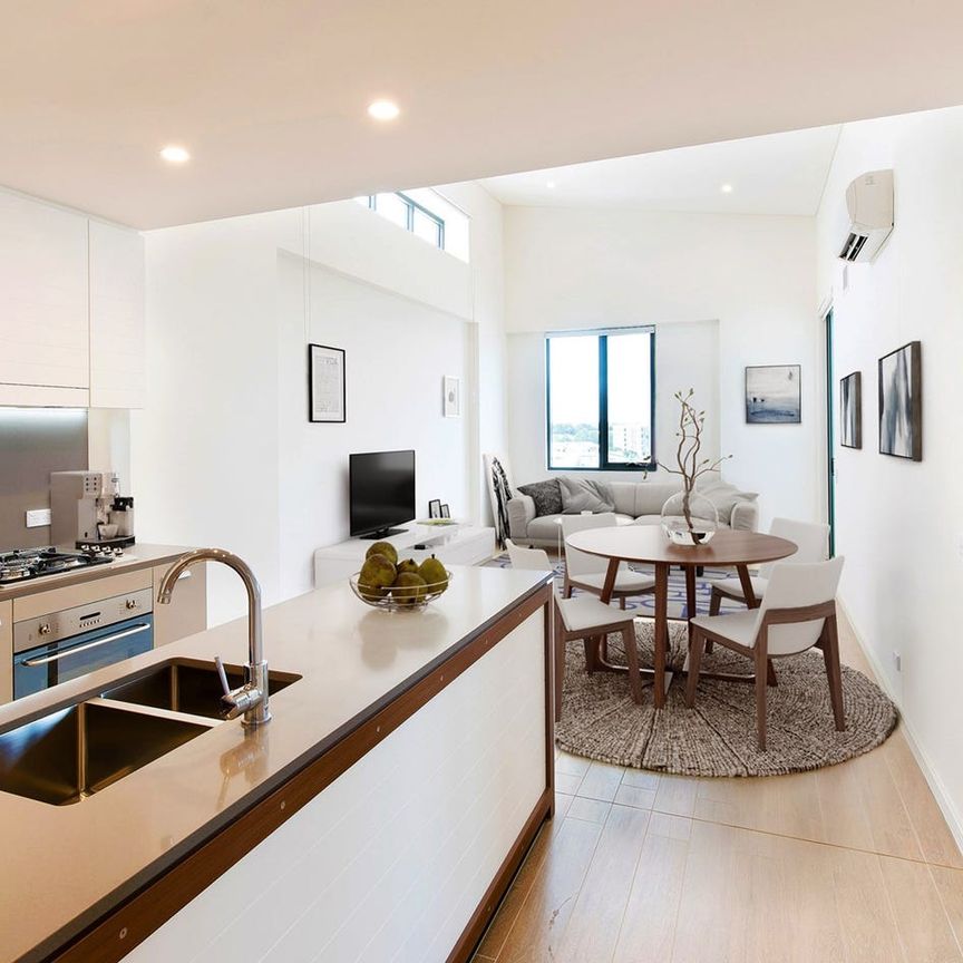 Modern 2-Bedroom Apartment with Water Views - Photo 1