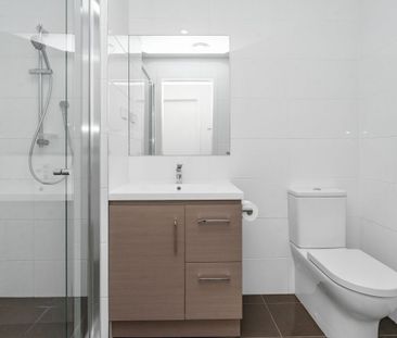 Contemporary 1-Bedroom Residence in Prime Belmont Location - Photo 2