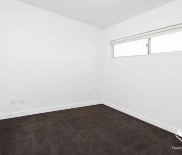 ICEWORKS PADDINGTON - A PERFECT COMBINATION - 3 VERY SPACIOUS BEDROOMS - Photo 2