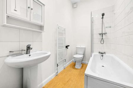 Lighthouse Apartments, Commercial Road, London, E1 - Photo 2