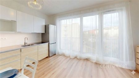 Pronájem bytu 1+kk 29 m - Fotografie 2