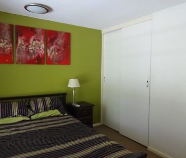 TWO BEDROOM GROUND FLOOR UNIT WITH AIR CON - Photo 4