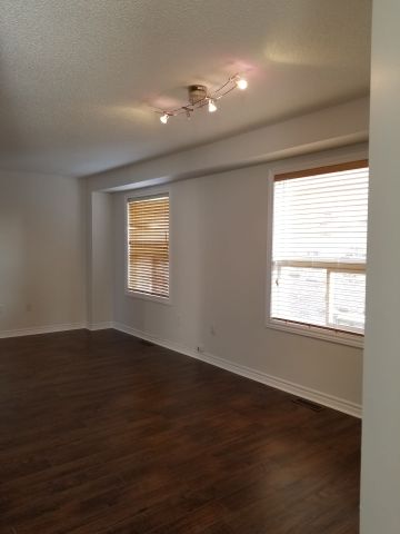 For Lease - 38 Lang Drive, Barrie, Ontario - Photo 3