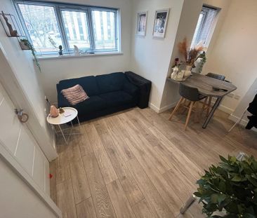 2 bedroom flat to rent - Photo 6