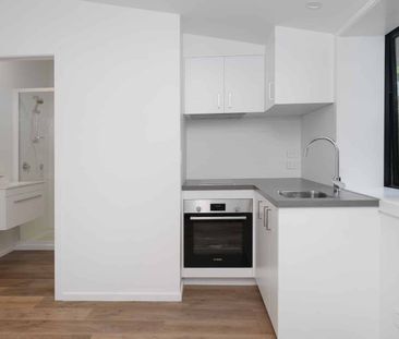 Studio Styled Unit - Photo 4