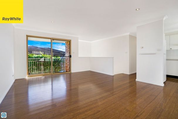 GREAT LOCATION CENTRAL TO WARRAWONG - Photo 1