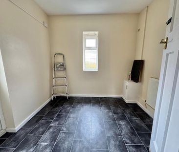 3 bedroom end of terrace house to rent - Photo 6