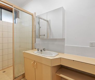 Spacious One Bedroom Unit - Photo 5