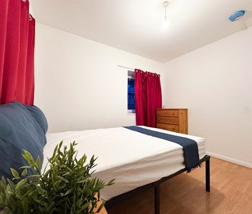 Room in a Shared Flat, Doveton House, E1 - Photo 1