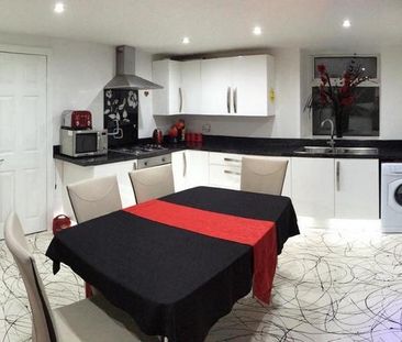 2 bedroom terraced house to rent - Photo 4