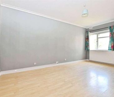 Cherry Tree Lane, Rainham, RM13 - Photo 5