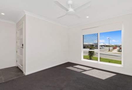 37 Daisy Street, Caboolture South - Photo 5