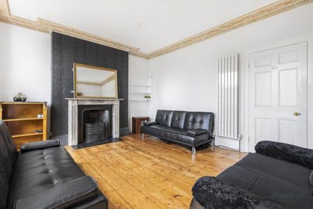 4 bedroom flat to rent - Photo 2