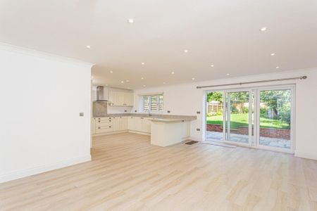 4 bedroom detached house to rent - Photo 5