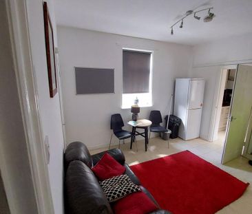 1 bedroom in a house share to rent - Photo 6