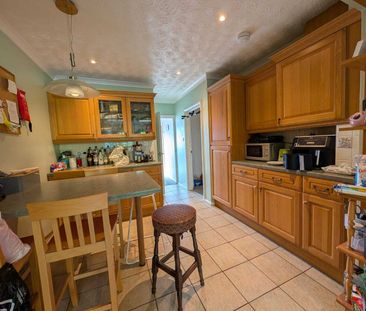 Leng Crescent, Norwich - Photo 1
