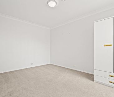 Easy Living Close to Waterfront and Shops - Photo 2