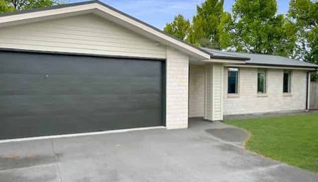 RANGIORA - 3 BEDROOMS - Photo 2