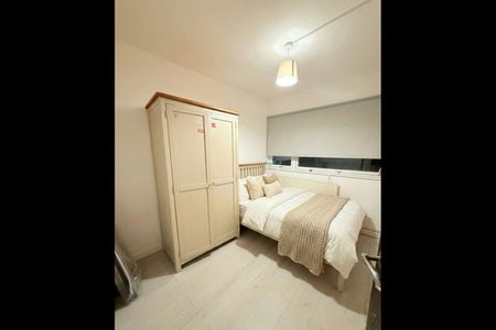 3 Bed Flat, Acre House, SW2 - Photo 3