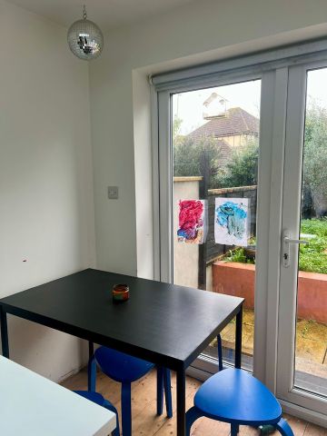 2 Bed Flat, Freemantle Road, BS5 - Photo 2