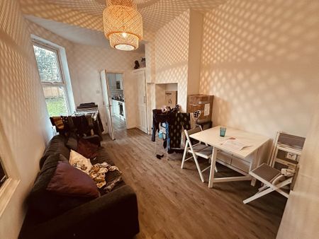 1 bedroom in a house share to rent - Photo 4