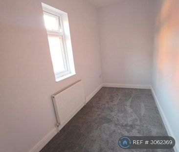 3 bedroom end of terrace house to rent - Photo 6