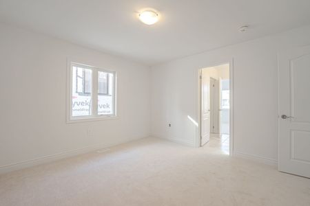 For Lease - 2988 Monarch Drive Unit# Upper, Orillia, Ontario - Photo 4