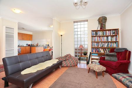 Stylish Urban Living in the Heart of Brunswick - Photo 3