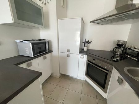 Location Appartement 3 pièces 62m² LA ROCHELLE 17000 - Photo 4