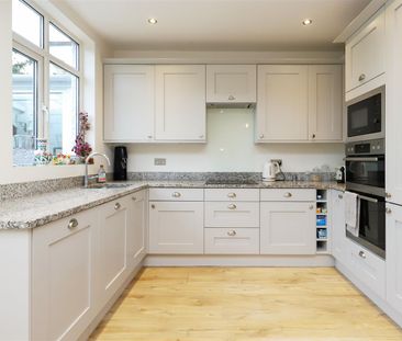 Sharps Lane, Ruislip, HA4 - Photo 2