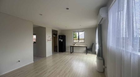 Contemporary 3-Bedroom Townhouse for Rent in Northcross - Photo 5