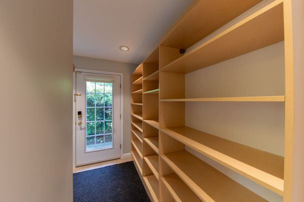 For Lease - 1290 Braeside Drive, Oakville, Ontario - Photo 1