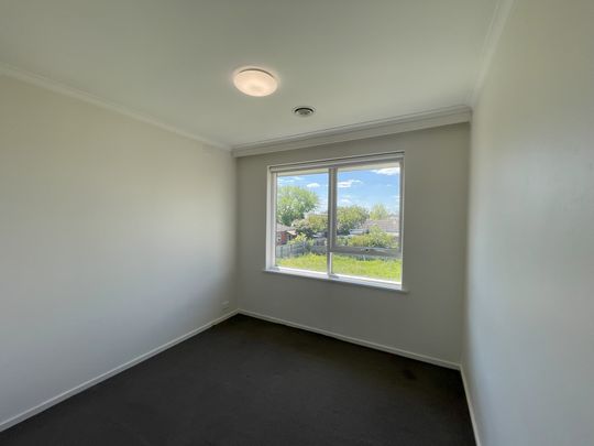 8 / 13 Emily Street, Carnegie - Photo 1