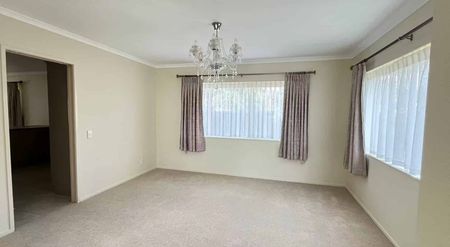 Spacious Family Home - Photo 3