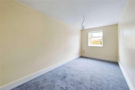 Basingstoke Road, Three Mile Cross, Reading, Berkshire, RG7 - Photo 2