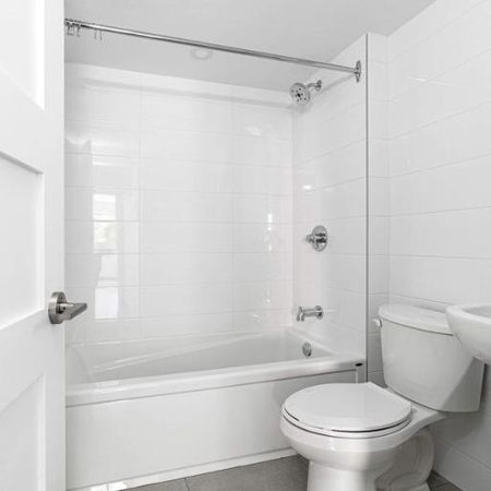 1 CH - 1 SDB - Outremont près Laurier - $1,360 /mo - Photo 4