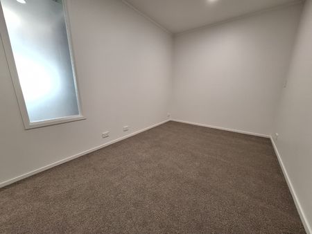 Refurbished lovely 2 bedroom apartment - Photo 5