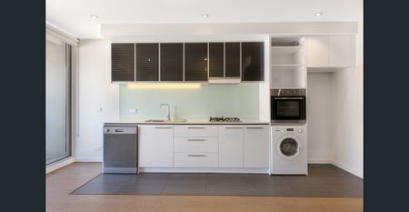 State of the art residence in superb location - Photo 4