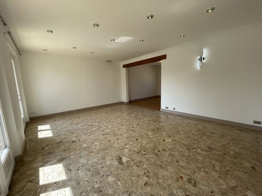 Location Appartement 4 pièces 109m² CARPENTRAS 84200 - Photo 1