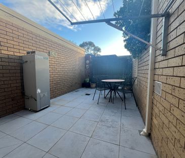 2 Bedroom unit in central location - Photo 1