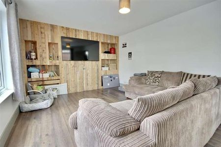 Nicholson Way, Havant, PO9 - Photo 2