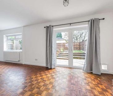 Applegarth Avenue, Guildford, GU2 - Photo 3